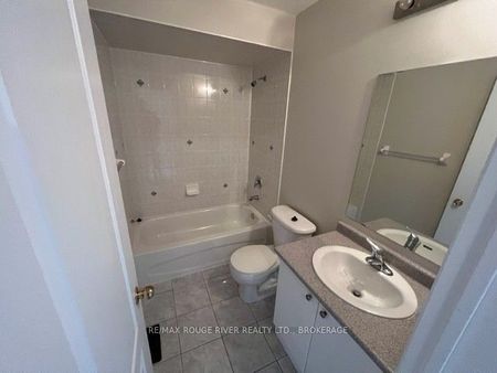 For Lease - 32 Puttingedge Drive, Whitby, Ontario - Photo 5