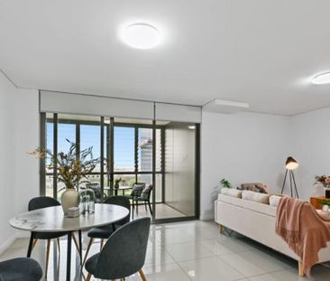 Modern and Spacious Two Bedroom Apartment 300M From Train Station a... - Photo 5