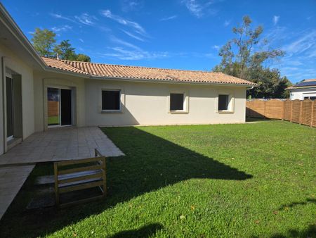 Location Maison 6 pièces 175m² LEOGNAN 33850 - Photo 2