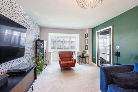 A superb four bedroom detached home with open plan living, set within a sought after cul de sac in Chelford - Photo 2