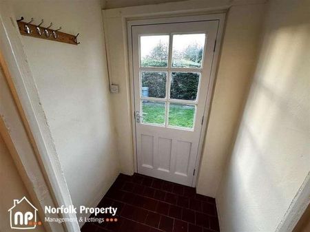 Wroxham, NR12 - Photo 4