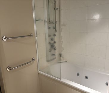 Modern Partially Furnished Apartment - Tauranga Central - Photo 2