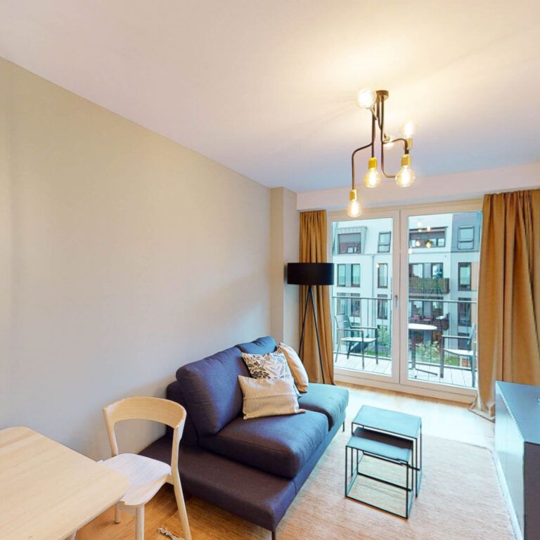 Stylische Möblierung und einmaliges Skyline-Deck - Photo 1