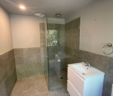 Spacious Family Home - Photo 4