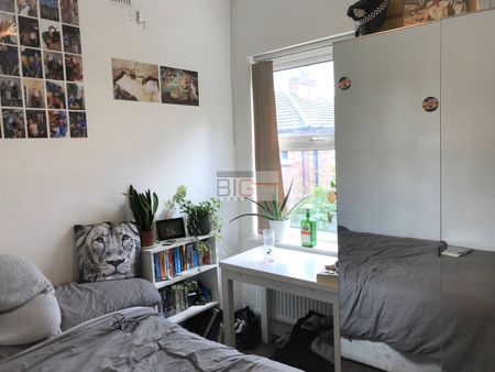 4 Bed Terraced House, Whitby Road, M14 - Photo 4