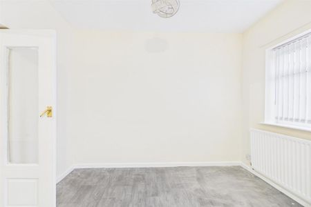 3 bedroom detached house to rent - Photo 3