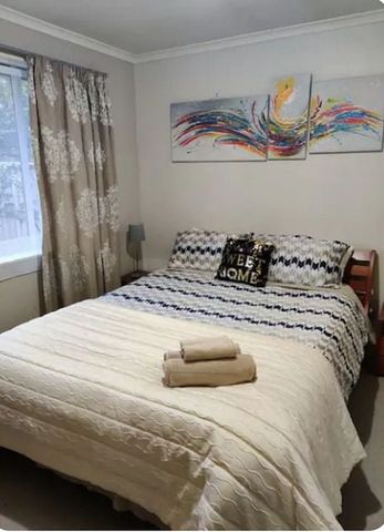 Chic 2BR Flat with private Garden 12 mins CBD - Photo 2