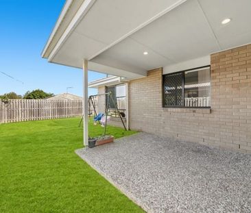 Modern Family Living in a Prime Pimpama Location - Spacious 4-Bedroom Home with All the Extras! - Photo 2