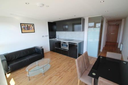1 bedroom flat to rent - Photo 2