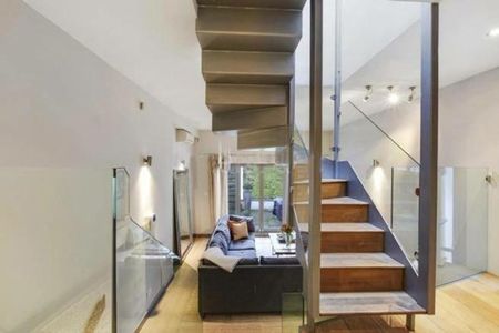 2 Bedroom Terraced - Photo 3