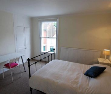 4 bedroom terraced house to rent - Photo 6