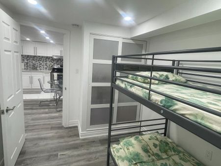 For Lease - 60 Sandrift Square, Toronto, Ontario - Photo 2