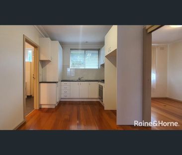 2/1 Thomas Street, St Albans, Vic 3021 - Photo 4