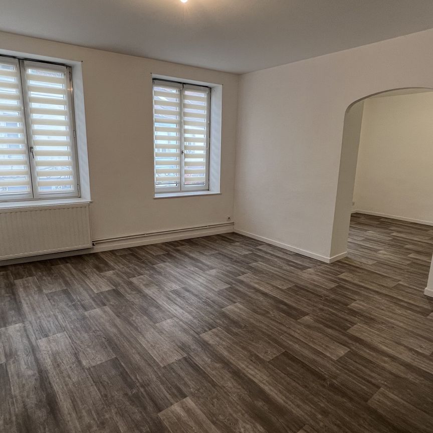 Location Appartement 6 pièces 109m² REMIREMONT 88200 - Photo 1