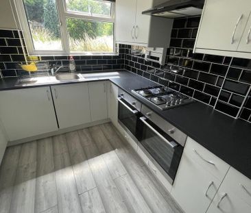 1 bedroom in a house share to rent - Photo 3