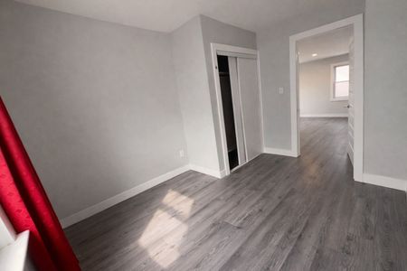 For Lease - 1227 Trafalgar Street, London East, Ontario - Photo 4
