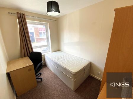 4 bedroom townhouse to rent - Photo 5