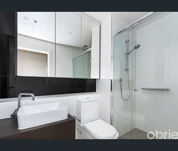 BOUTIQUE AND LUXURIOUS APARTMENT! - Photo 6