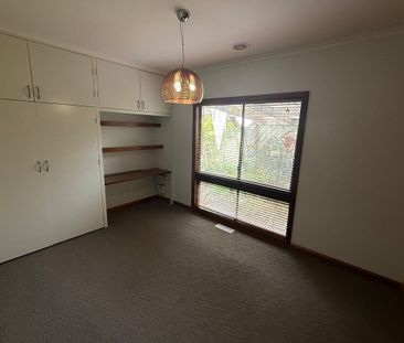 Spacious 3-Bedroom Family Home on Large Block in Quiet Mooroopna Lo... - Photo 3