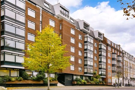 A bright and lateral two bedroom apartment benefiting from a lift and boasting beautiful views over Cadogan Place gardens. - Photo 4