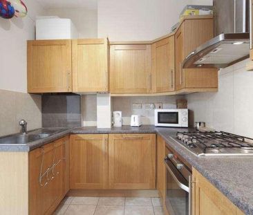 First Floor Flat, Westbourne Park Road, Notting Hill, London, W2 - Photo 4
