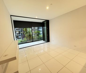LEVEL 8 | MODERN & UNFURNISHED SUITE ONE BEDROOM IN THE CENTRAL PARK - Photo 1