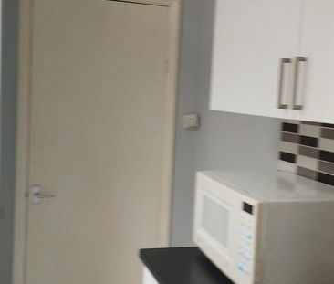 1 bedroom in a house share to rent - Photo 6