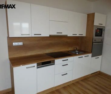 Exkluzivní pronájem novostavby bytu 2+kk+B + parkovací stání- Pardu... - Photo 1