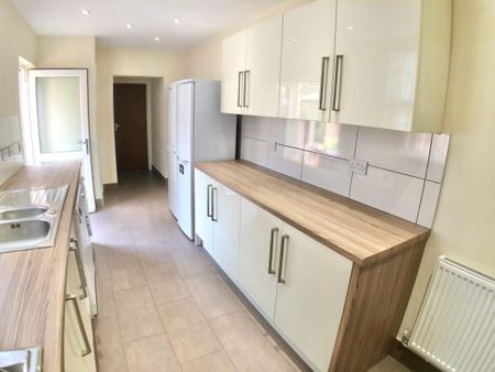 5 bedroom terraced house to rent - Photo 3