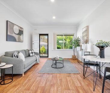 Light Filled Easy Living - Photo 3