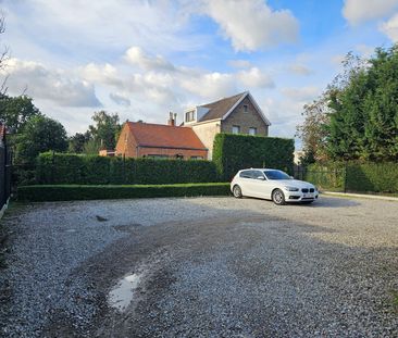Gelijkvloers appartement met 1 slaapkamer, terras en parking - Photo 2