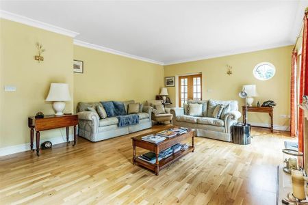 3 bedroom detached bungalow to rent - Photo 5