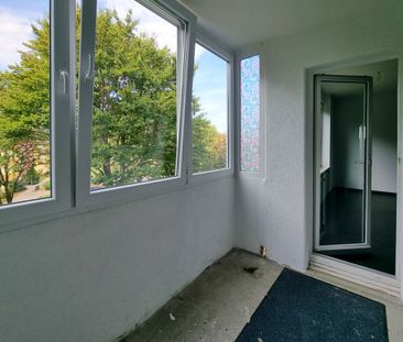 Modernisierte u. renovierte 3-Zi.-Wohnung mit Wintergarten-Balkon, ... - Photo 3