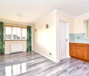 3 bedroom detached bungalow to rent - Photo 3