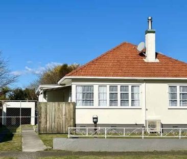 Central Living - Photo 3