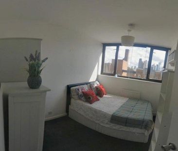 4 bedroom flat to rent - Photo 5