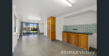 Fantastic family home with double shed - Photo 4