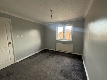 Sunbury Court, Shoeburyness - Photo 2