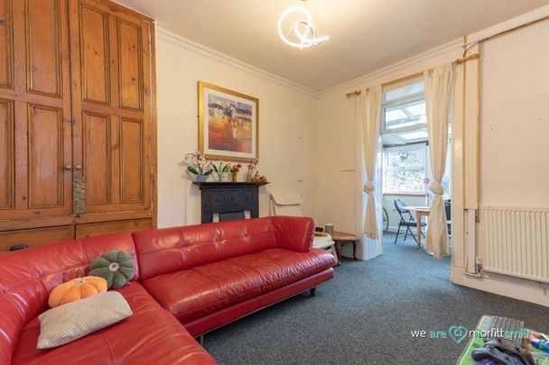 6 bedroom terraced house to rent - Photo 1