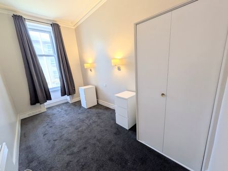 3 bedroom apartment to rent - Photo 5