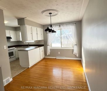 5 St. Charles Drive #Main Floor - Photo 3