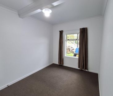 Fully Renovated Downstairs Flat For Rent - Photo 6