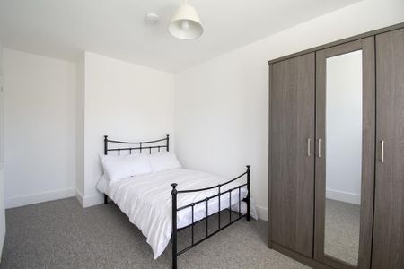 Bournemouth Capstone Road Charminster, BH8, Dorset - Photo 4