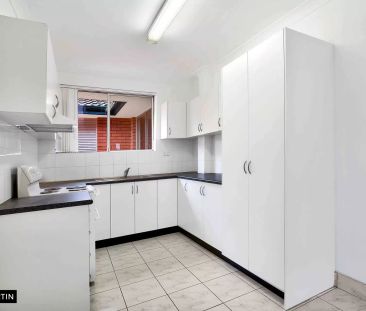 MGM MARTIN – TWO BEDROOM APARTMENT - Photo 4