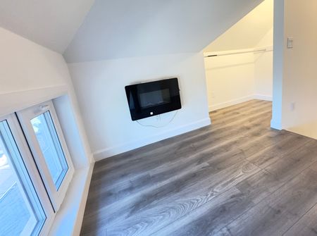 For Lease - 4992 Mcrae Street, Niagara Falls, Ontario - Photo 3