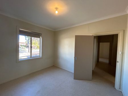 16 Brook Street, Whyalla Stuart - Photo 3