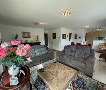 Ruim zonnig appartement met drie slaapkamers, twee badkamers en ter... - Foto 3