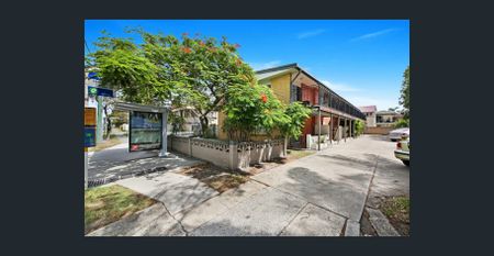 Central Southport - Walk To The Broadwater - Photo 3