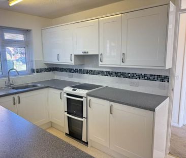 1 bedroom retirement property to rent - Photo 5