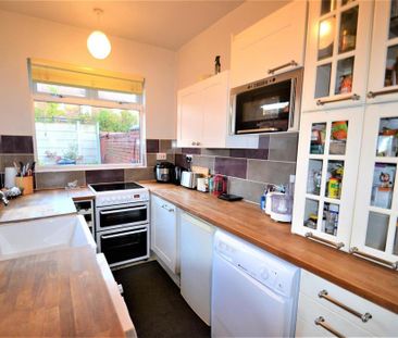 2 bedroom end of terrace house to rent - Photo 4
